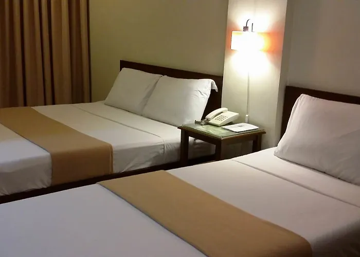Governor Forbes - Center Hotel 3*
