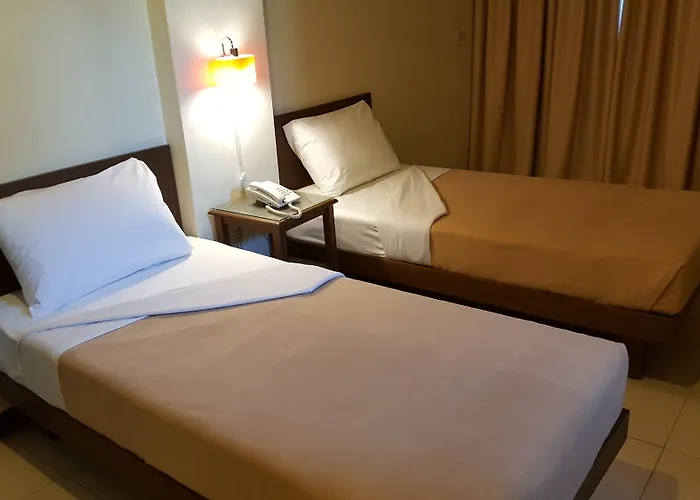 Hotel Governor Forbes - Center Manila