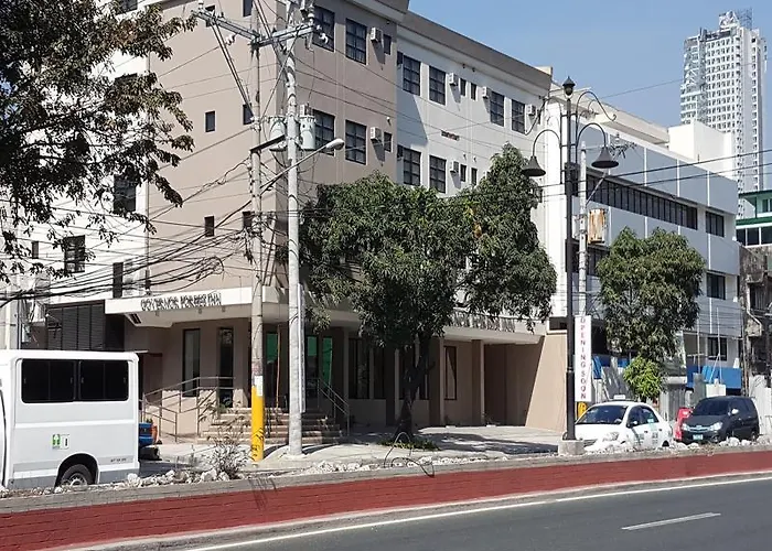 Governor Forbes - Center Hotel 3*