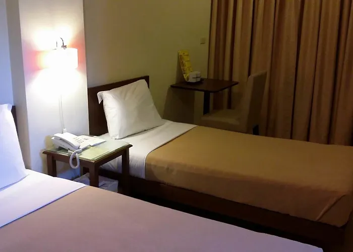Governor Forbes - Center 3* Manila